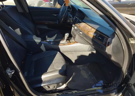 2011 BMW 328I xDrive z USA, uszkodzony, nr VIN WBAPK5C50BA654553